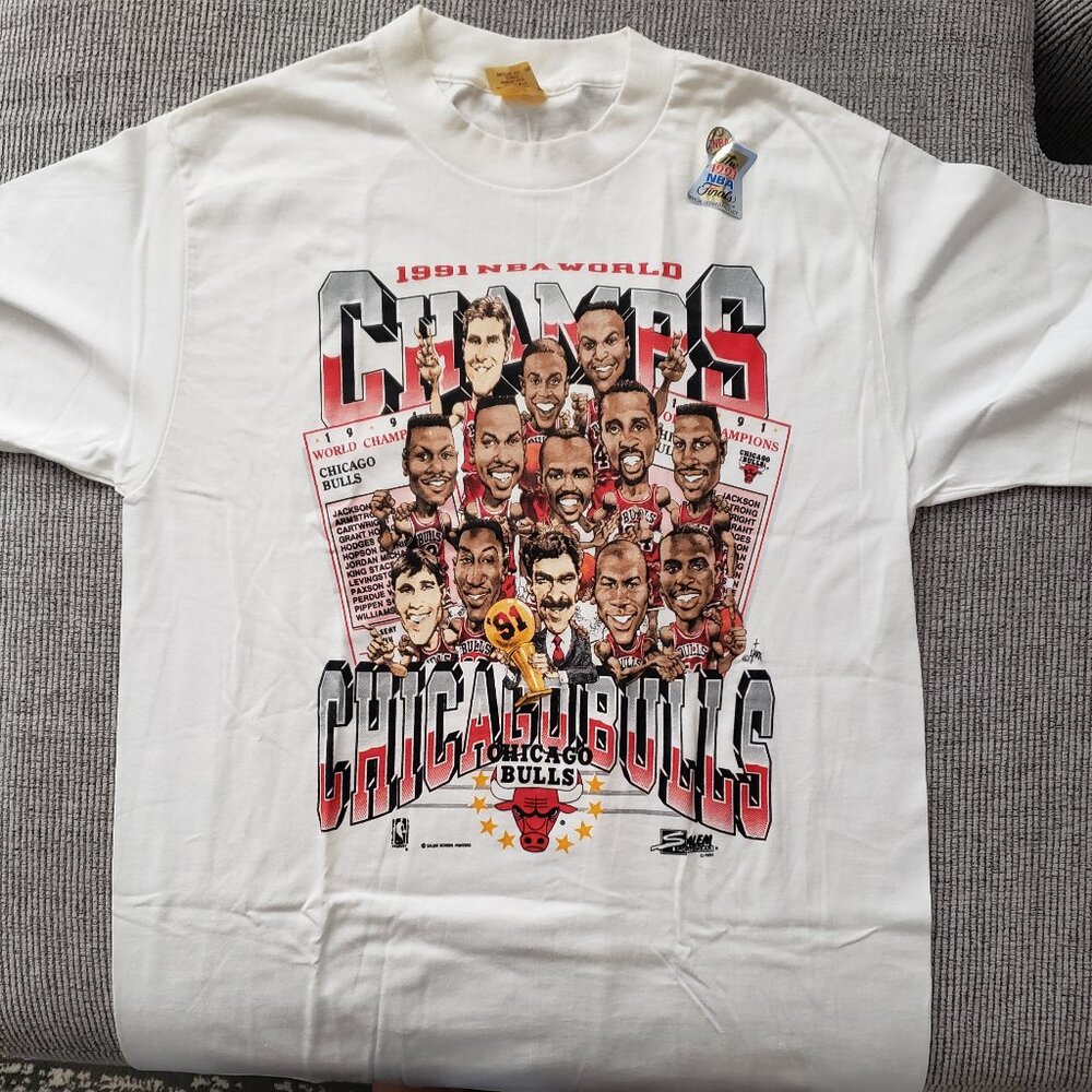 NEVER WORN Rare 1991 Chicago Bulls Championship Tee-Shirt,  size Large